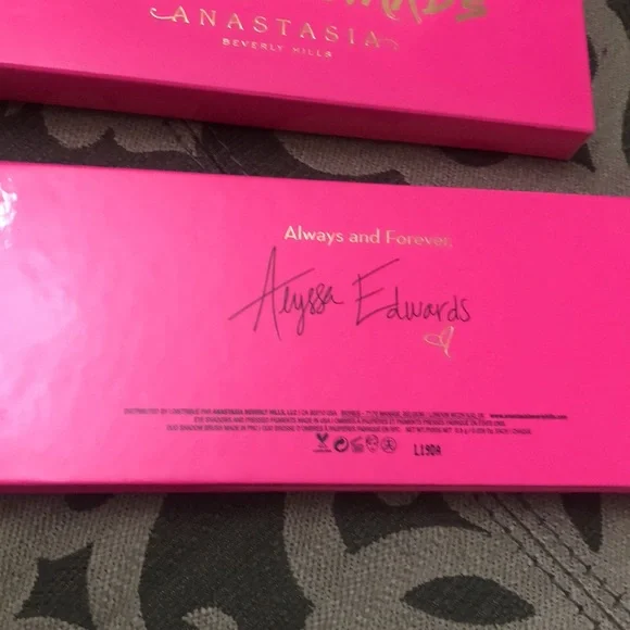 Anastasia X Alyssa Edwards palette
